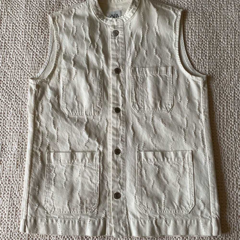 Zara Cream Textured Sleeveless Button-Front Vest